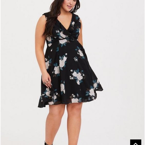 Torrid Floral Skater Dress - Picture 11 of 11